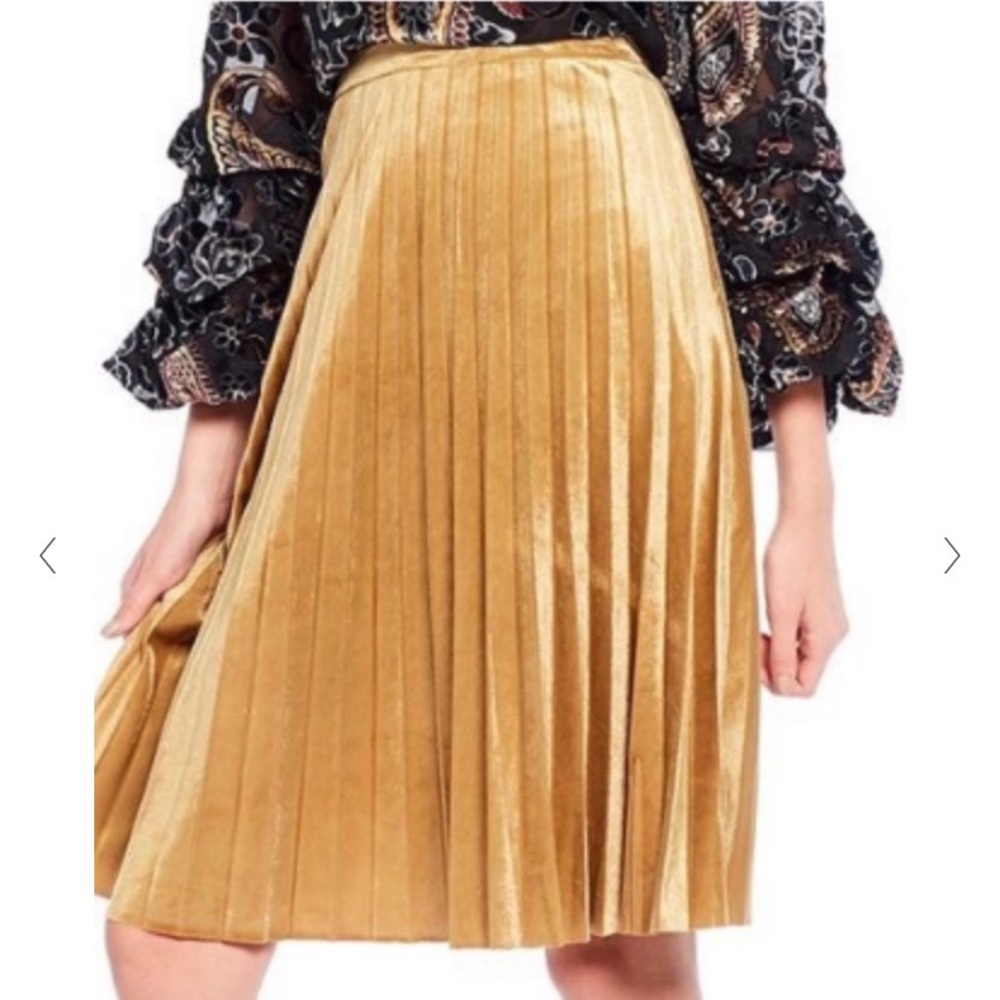 NWT Chelsea and Violet - gold, velour mid length skirt